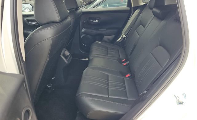 Used 2025 Honda HR-V EX-L image 11