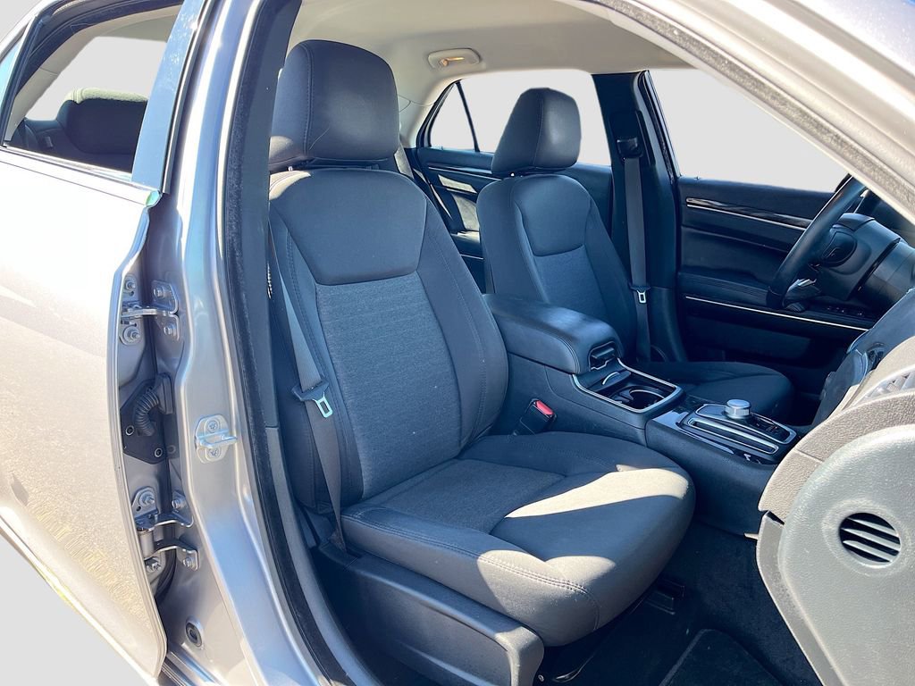 Certified 2018 Chrysler 300 Touring image 25