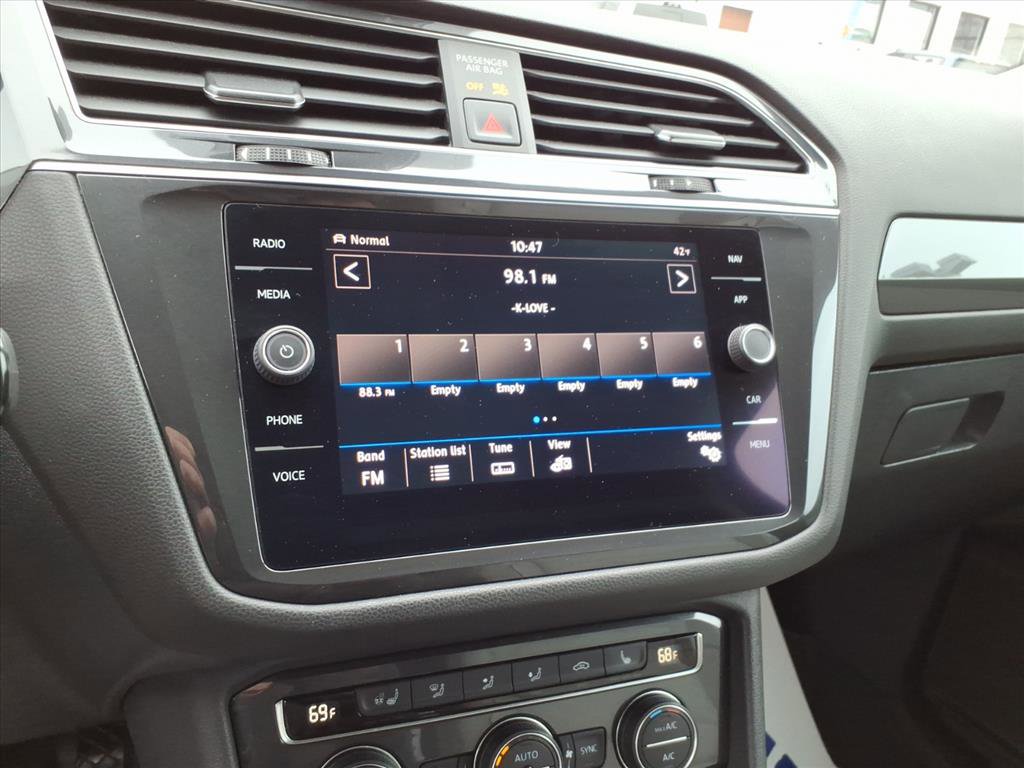 Used 2019 Volkswagen Tiguan SEL Premium image 20