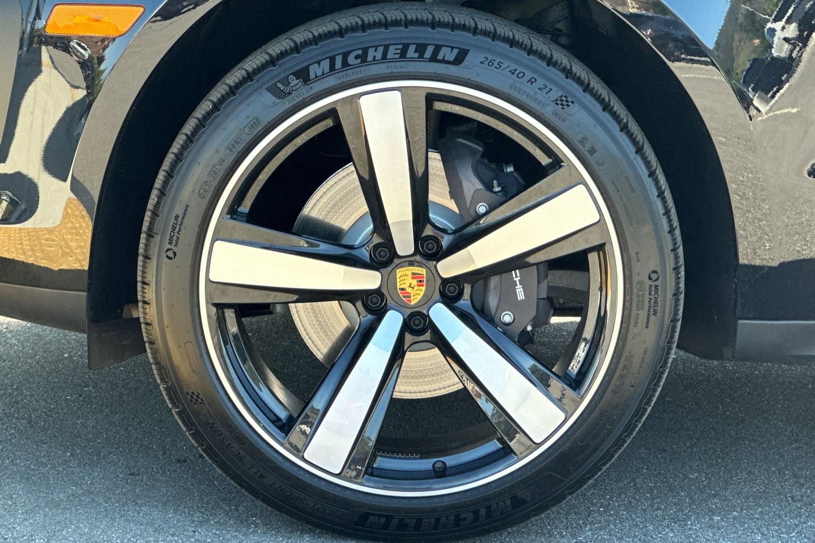 New 2026 Porsche Macan AWD/4WD image 45