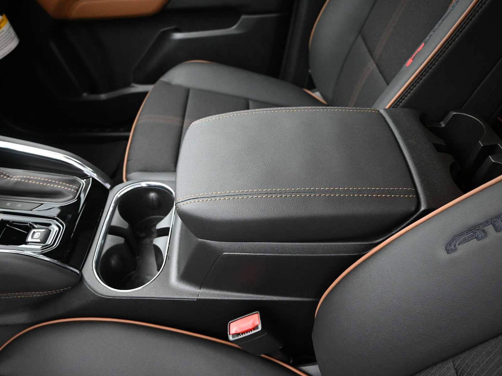 New 2025 GMC Canyon AT4 w/ Nightfall Edition image 18