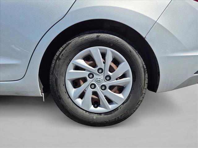 Used 2019 Hyundai Elantra SE FWD image 9