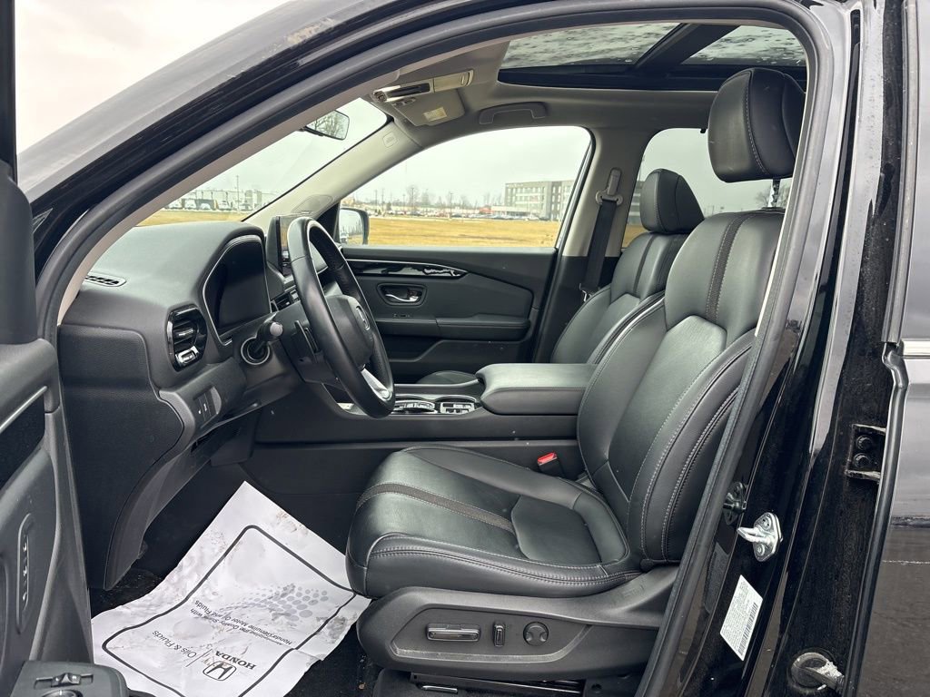 Used 2025 Honda Pilot Touring image 18