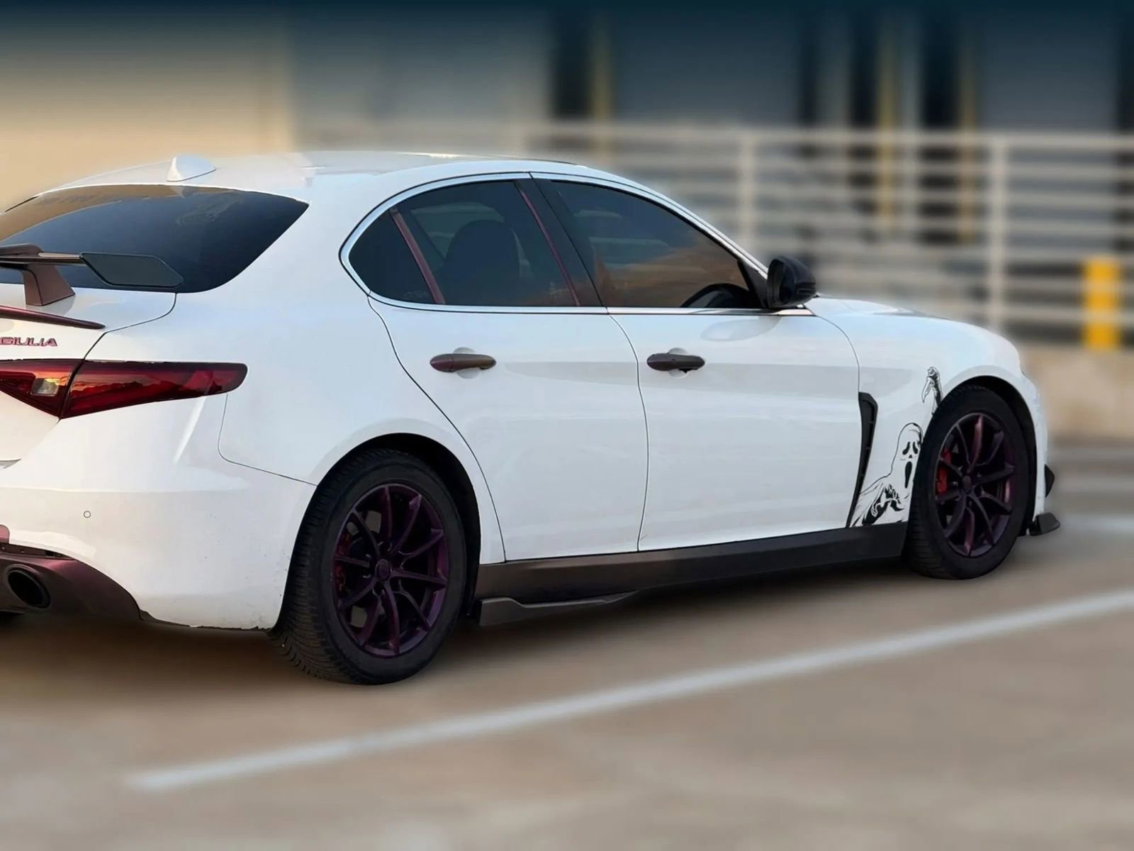 Used 2017 Alfa Romeo Giulia image 9