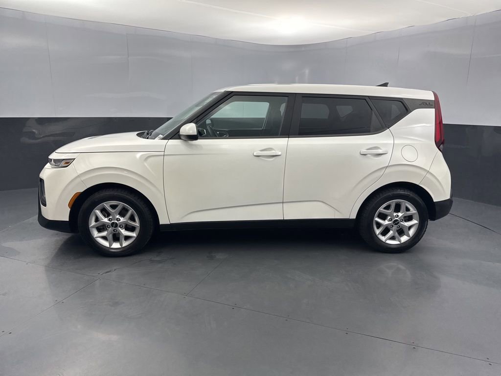Used 2022 Kia Soul LX w/ Technology Package FWD video 2