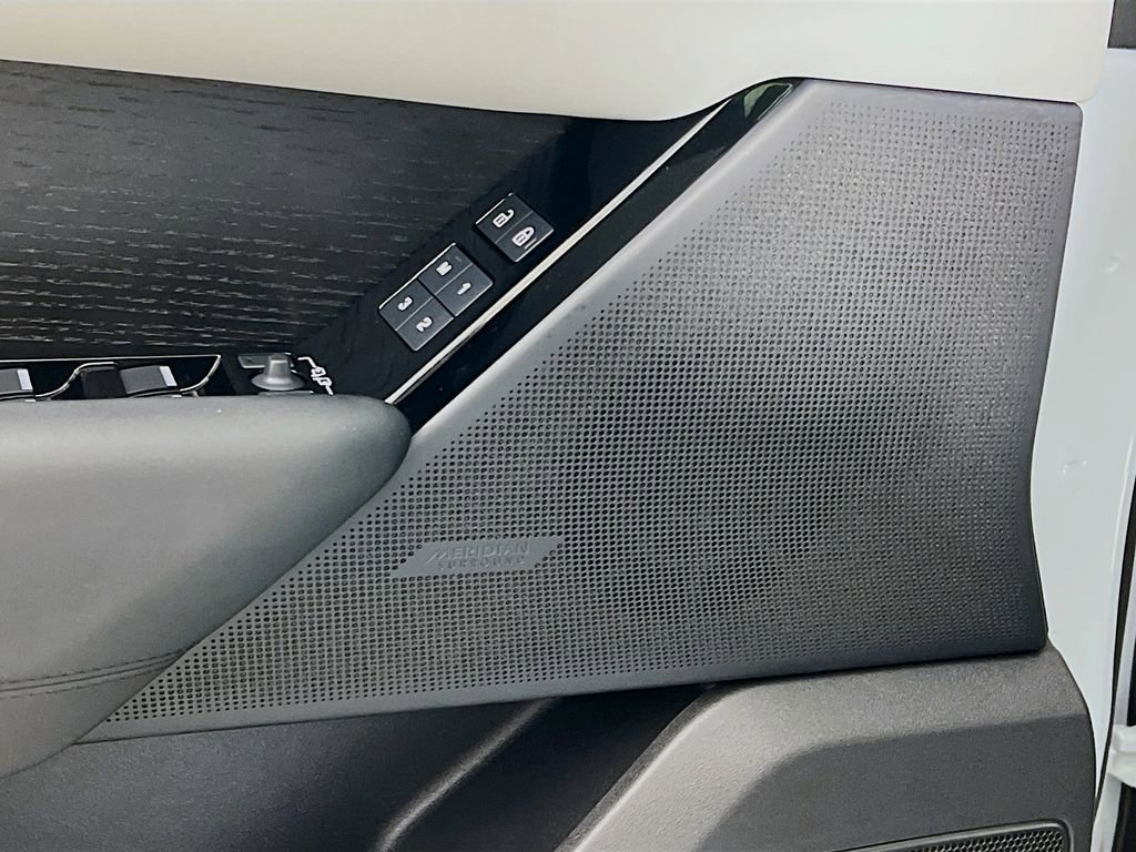 Used 2026 Land Rover Range Rover Velar Dynamic SE image 19