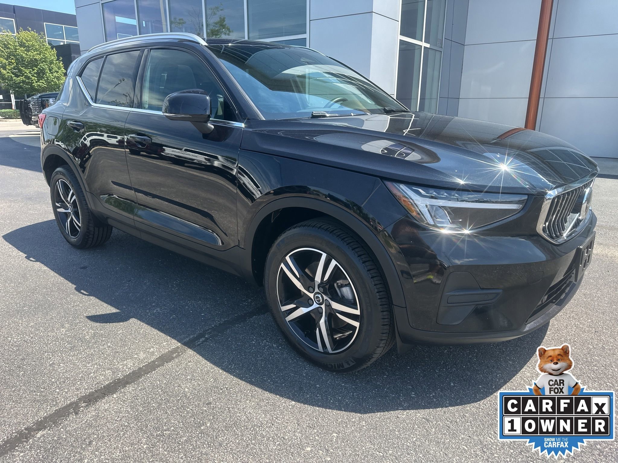 Used 2025 Volvo XC40 B5 Core