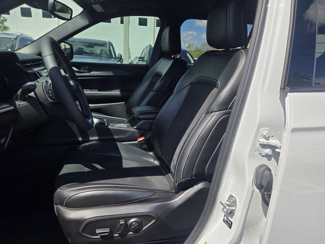 Used 2024 Jeep Grand Cherokee L Altitude AWD/4WD image 14