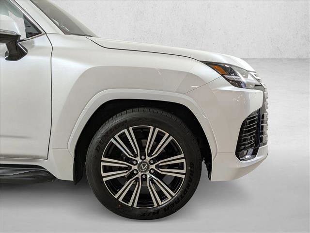 Used 2026 Lexus LX 600 4WD w/ Accessory Package (Z1) image 11