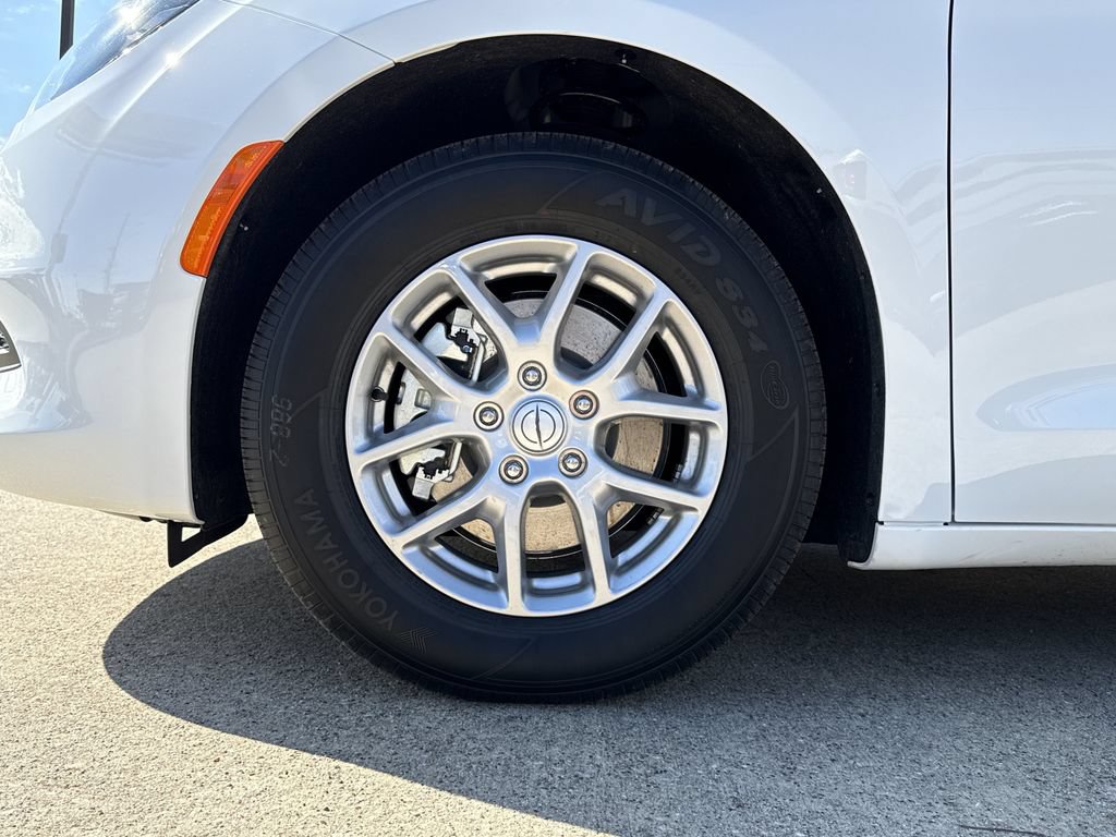 New 2026 Chrysler Voyager LX FWD image 10
