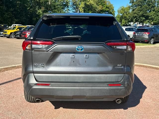 Used 2019 Toyota RAV4 LE w/ Carpet Mat Package image 4