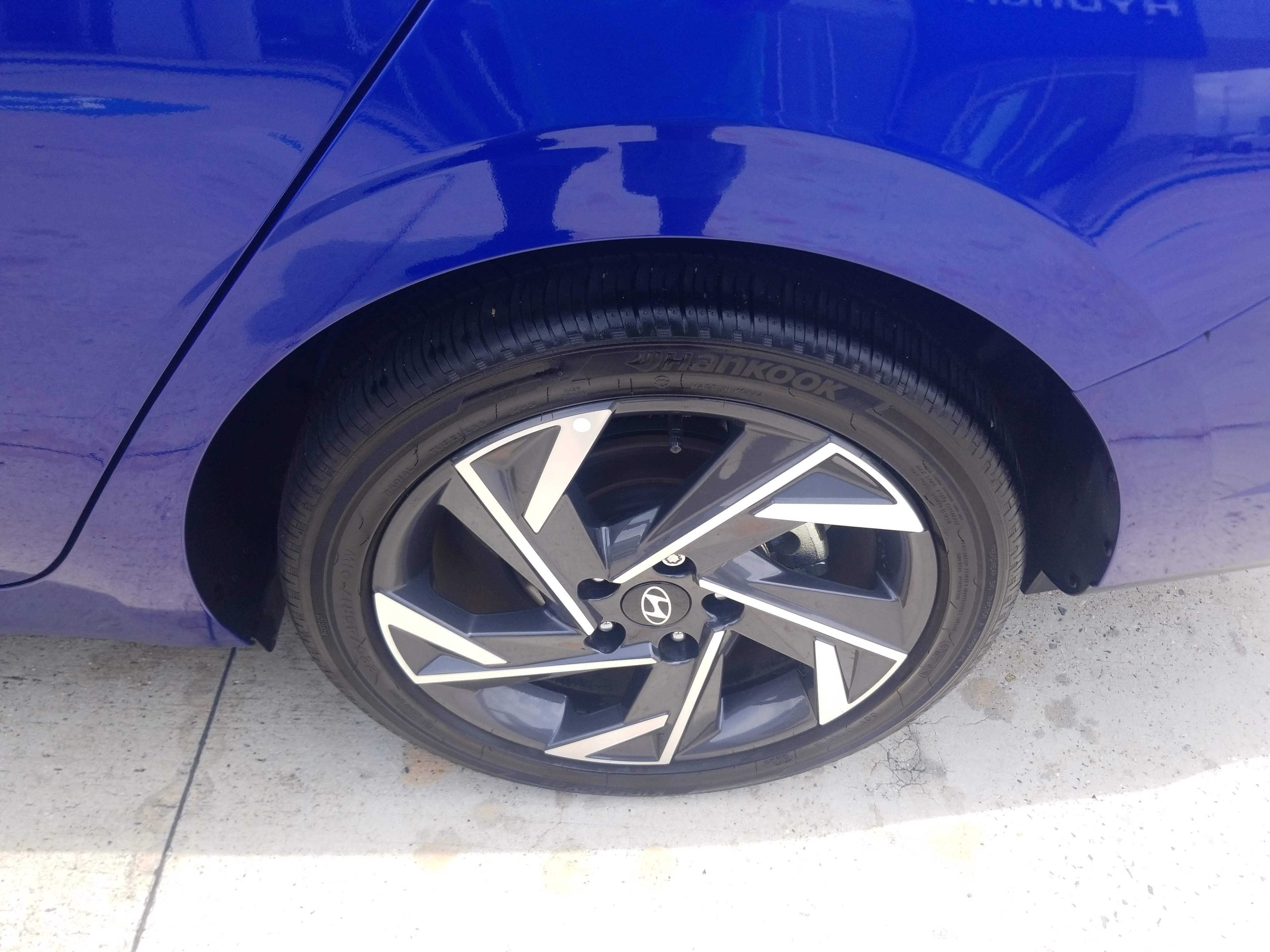 Used 2025 Hyundai Elantra SEL FWD image 24