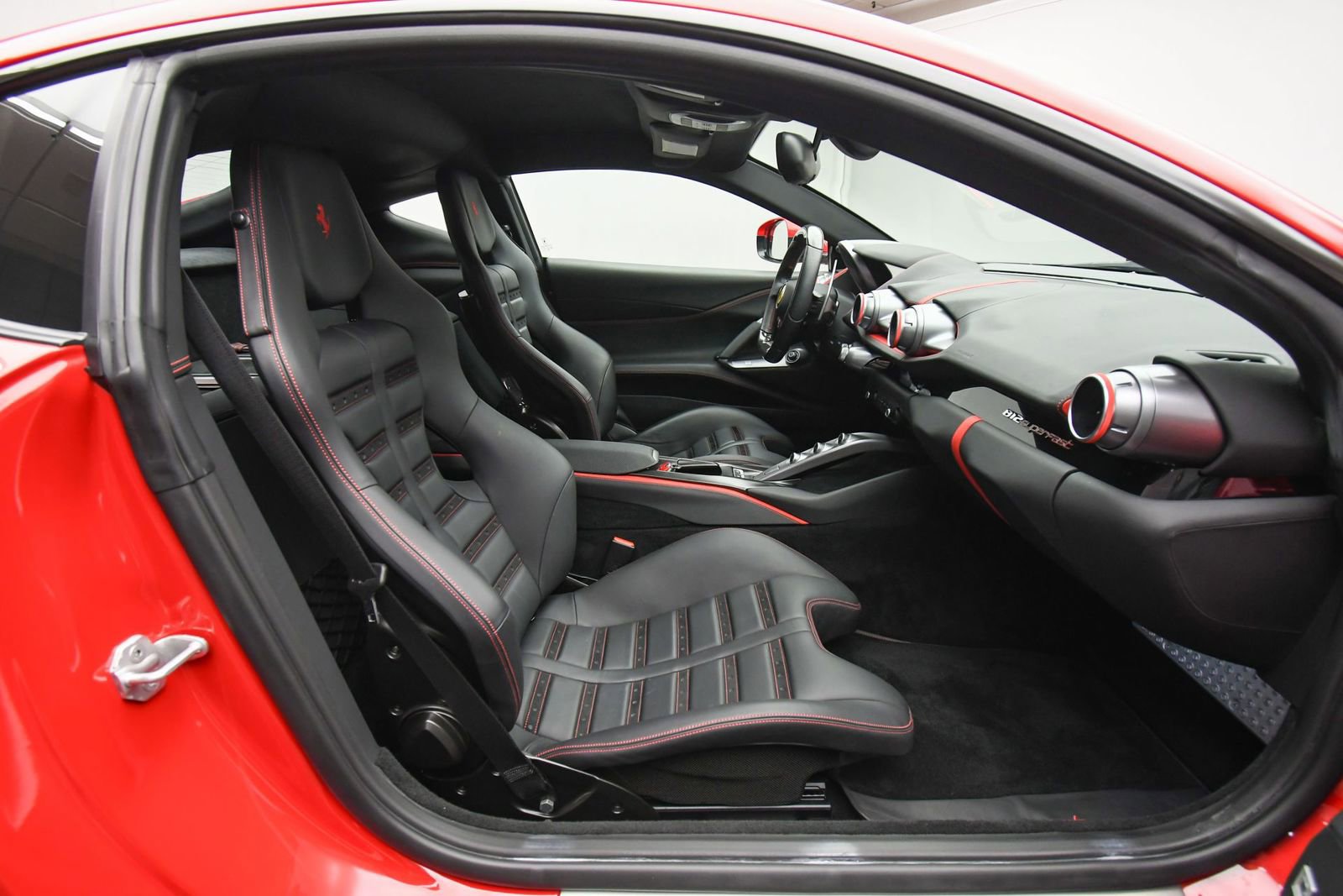 Used 2018 Ferrari 812 Superfast RWD image 58