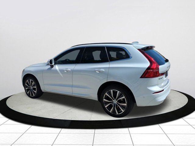 Used 2022 Volvo XC60 B5 Momentum w/ Advanced Package AWD/4WD image 5