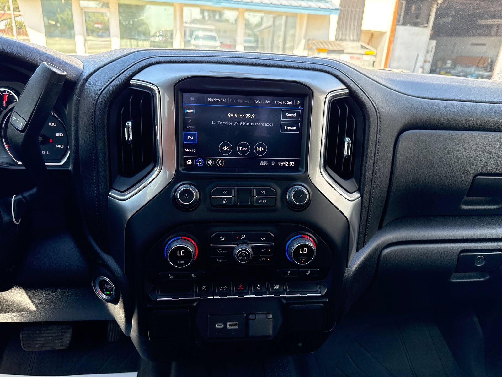 Used 2022 Chevrolet Silverado 1500 LT w/ LPO, Liner Protection Package RWD image 18