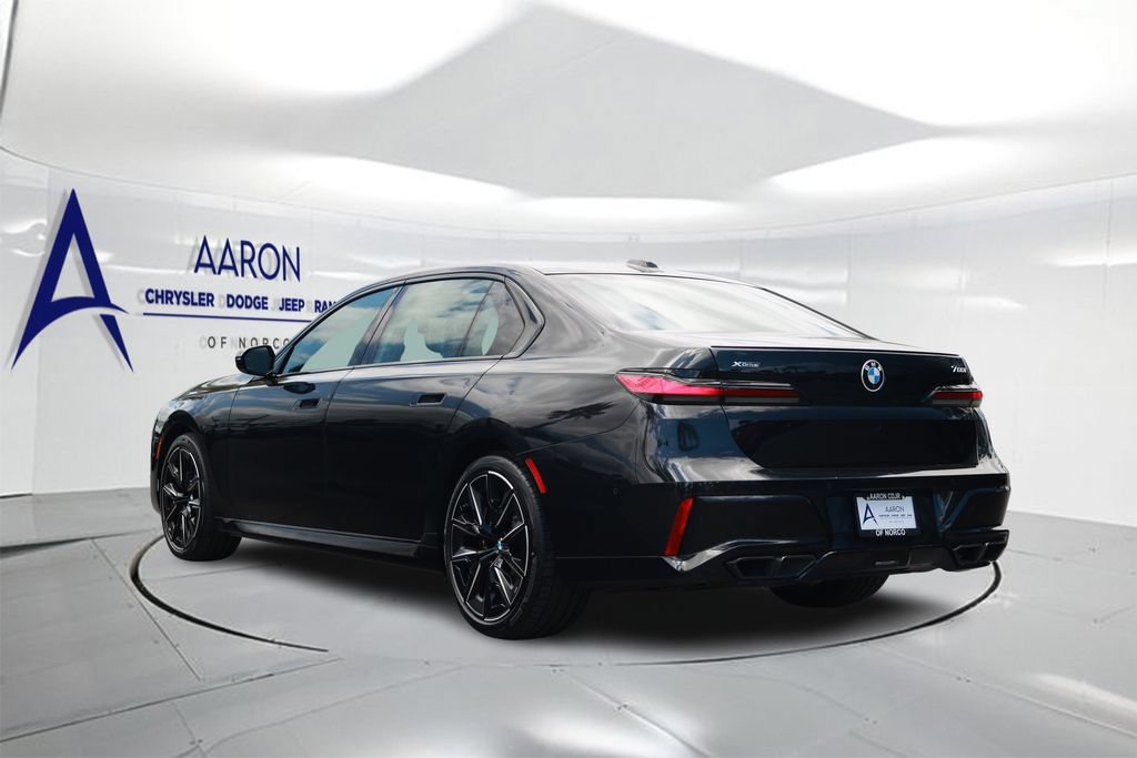 Used 2023 BMW 760i xDrive AWD/4WD image 2