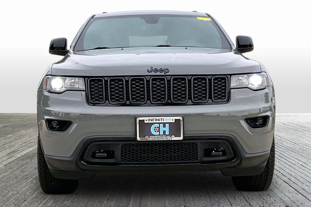 Used 2019 Jeep Grand Cherokee Laredo AWD/4WD image 2