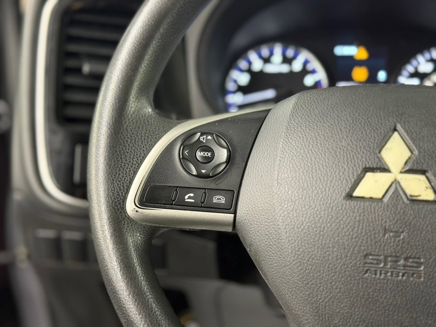 Used 2018 Mitsubishi Outlander ES image 23