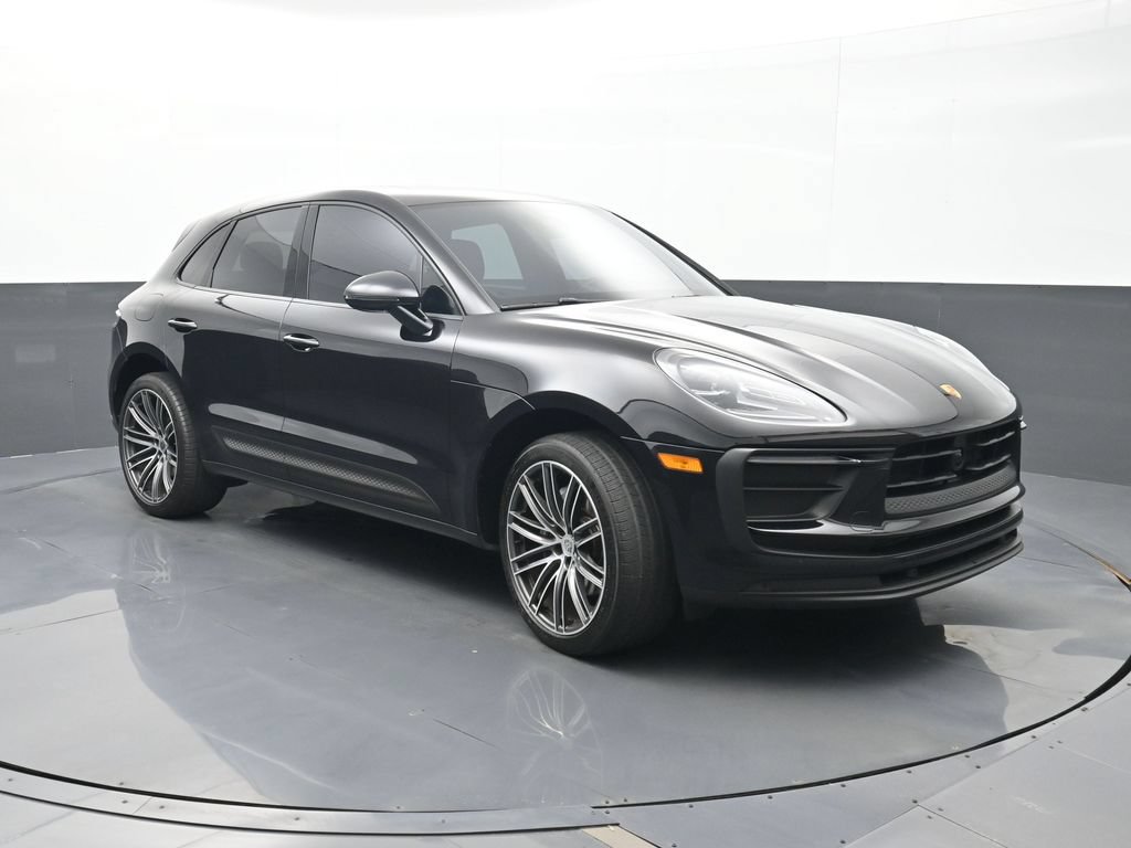 Certified 2023 Porsche Macan AWD/4WD image 24