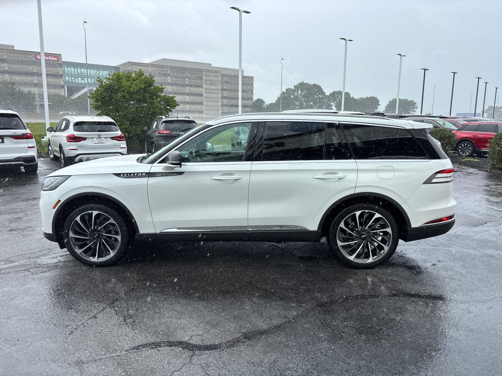 New 2026 Lincoln Aviator Reserve AWD/4WD image 4