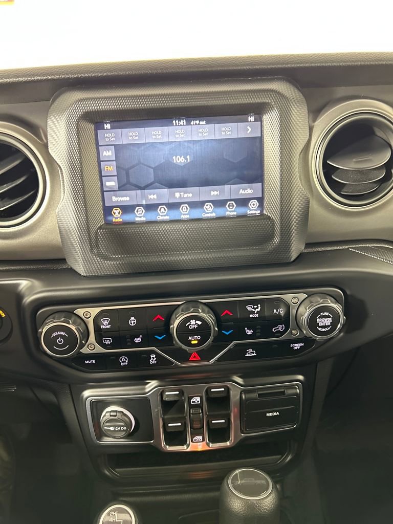 Used 2022 Jeep Gladiator Willys image 15