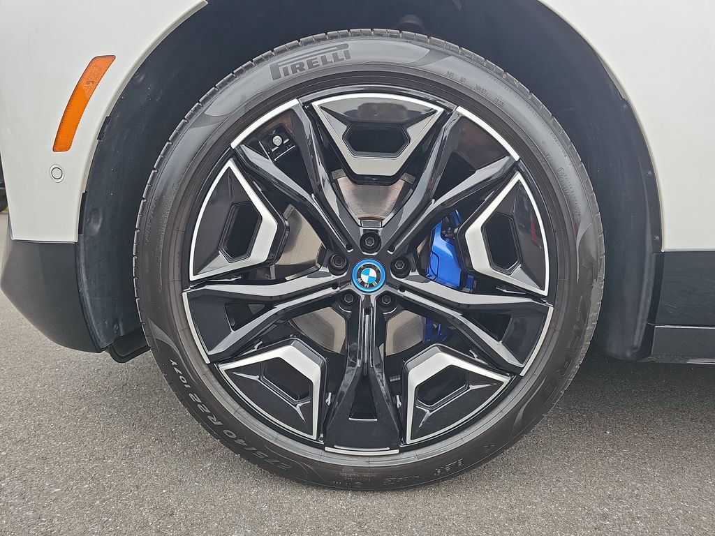 Used 2024 BMW iX xDrive50 w/ Sport Package AWD/4WD image 24
