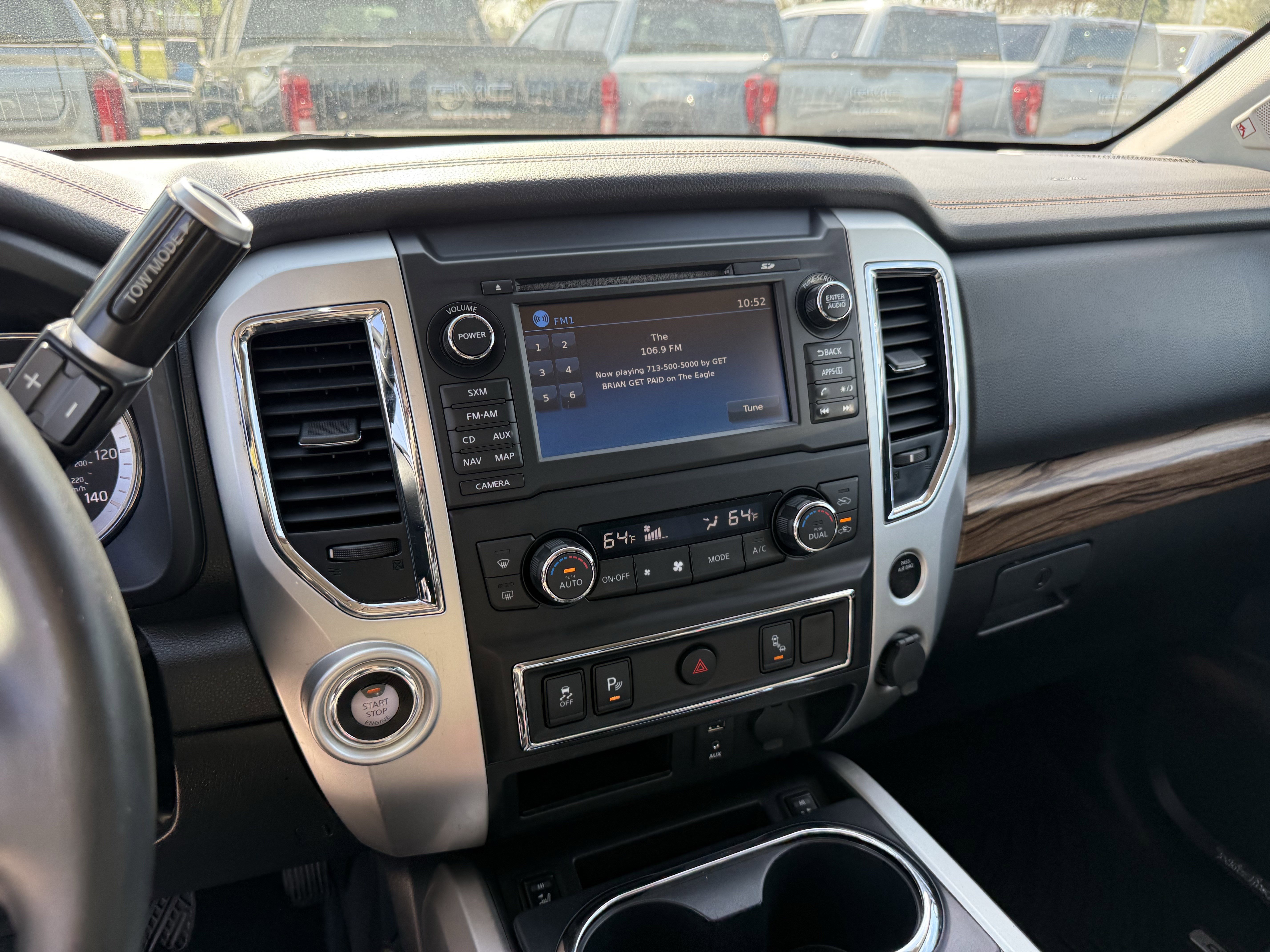 Used 2018 Nissan Titan SL image 19
