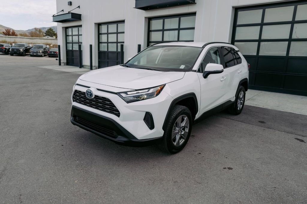 Used 2024 Toyota RAV4 XLE image 3