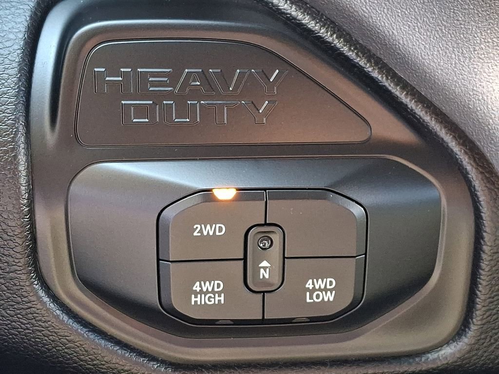 Used 2025 RAM 2500 Big Horn AWD/4WD image 30