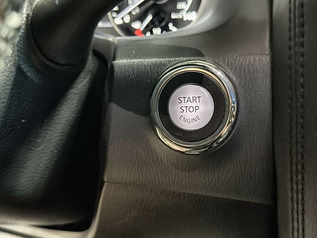 Used 2022 Nissan Armada SV w/ SV Appearance Package RWD image 24
