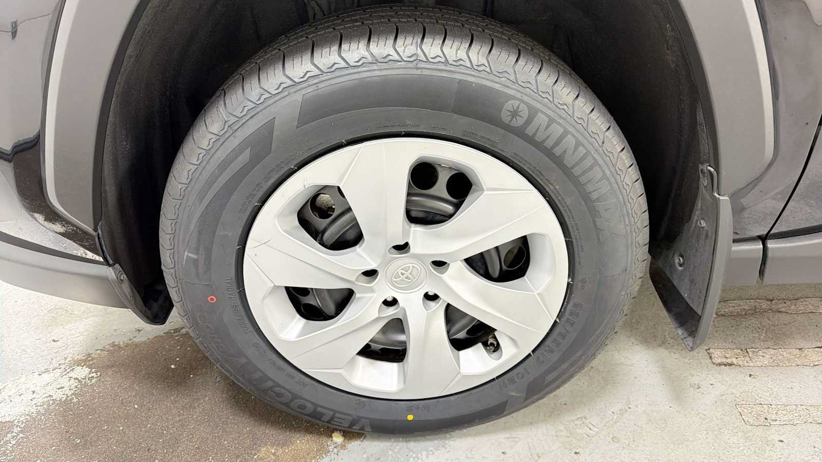 Certified 2024 Toyota RAV4 LE AWD/4WD image 10