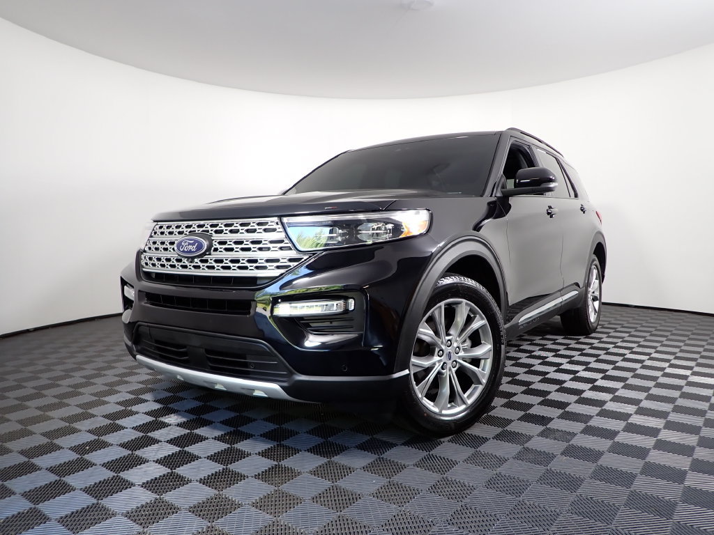Used 2024 Ford Explorer XLT w/ Equipment Group 202A AWD/4WD image 2