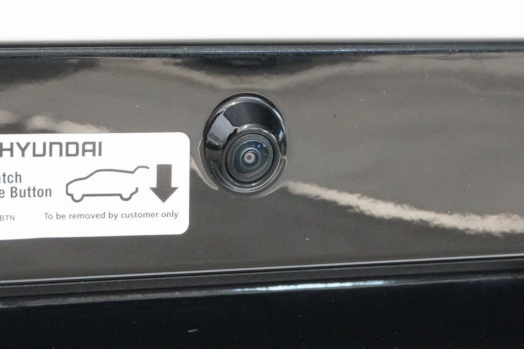 Used 2025 Hyundai Santa Fe Limited image 30