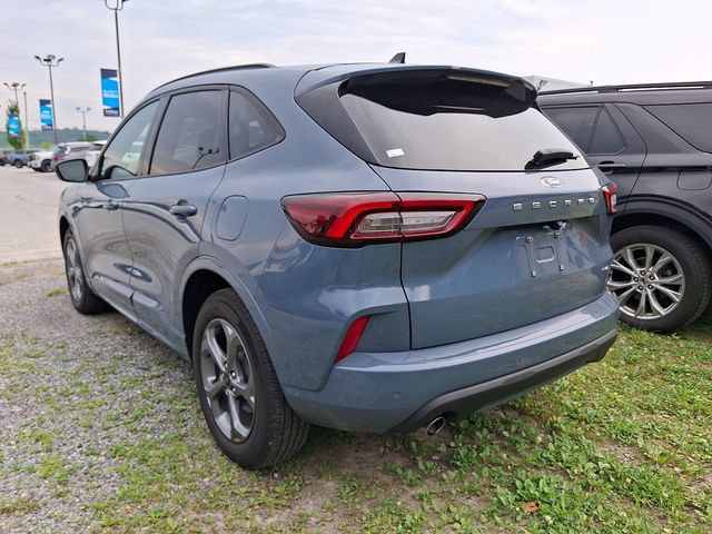 Used 2023 Ford Escape ST-Line w/ Tech Pack #1 AWD/4WD image 7