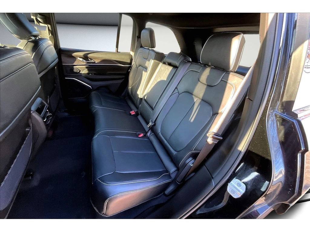 Certified 2025 Jeep Grand Cherokee Overland image 23