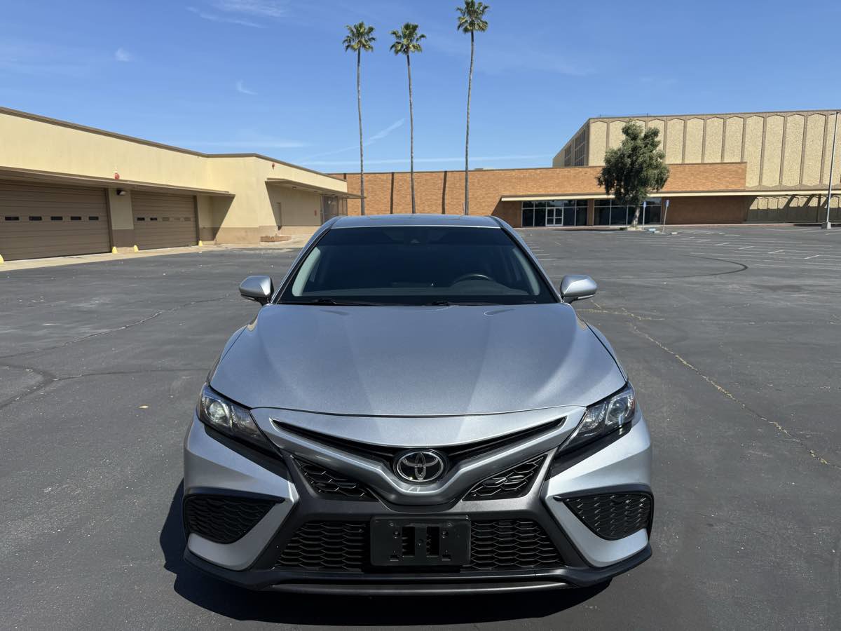 Used 2022 Toyota Camry SE w/ Convenience Package FWD image 2