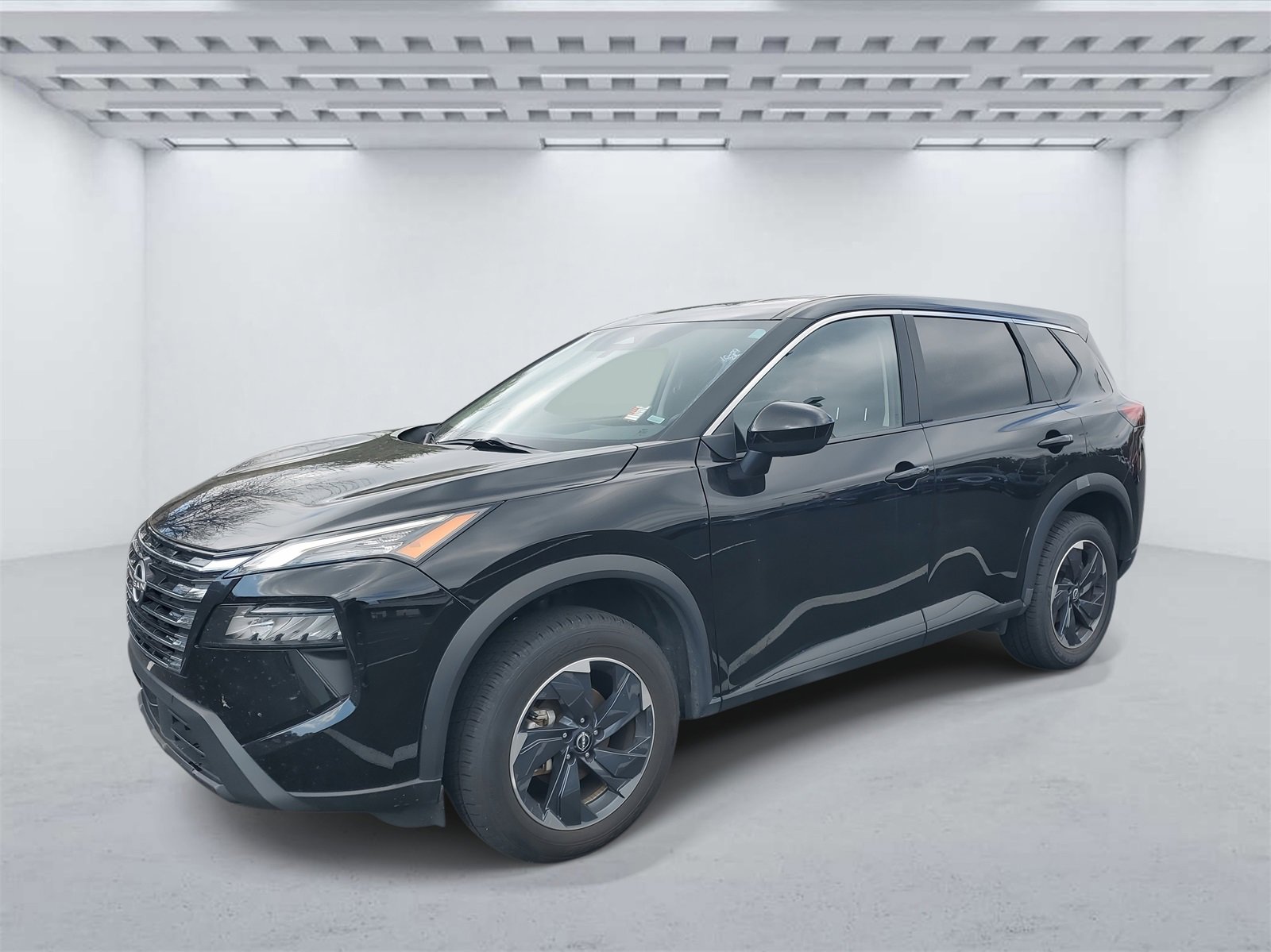 Used 2024 Nissan Rogue SV image 2