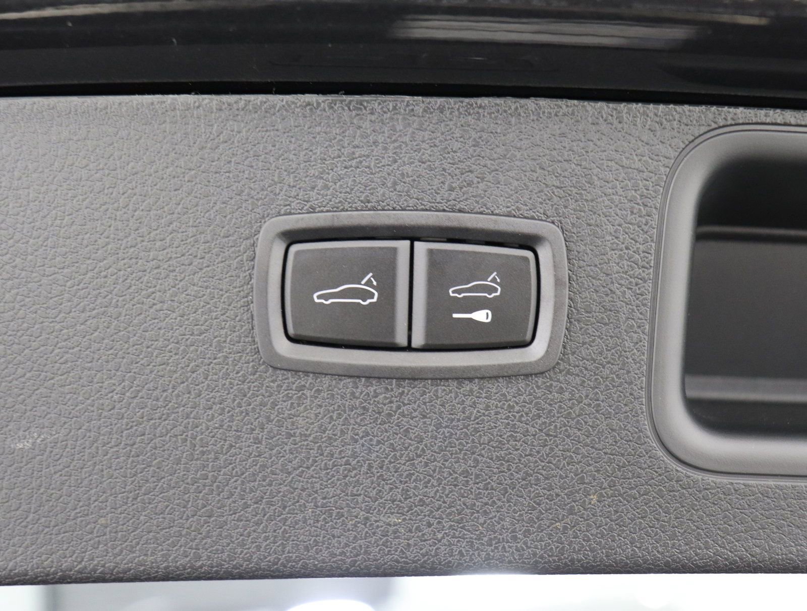 Used 2025 Porsche Macan image 22