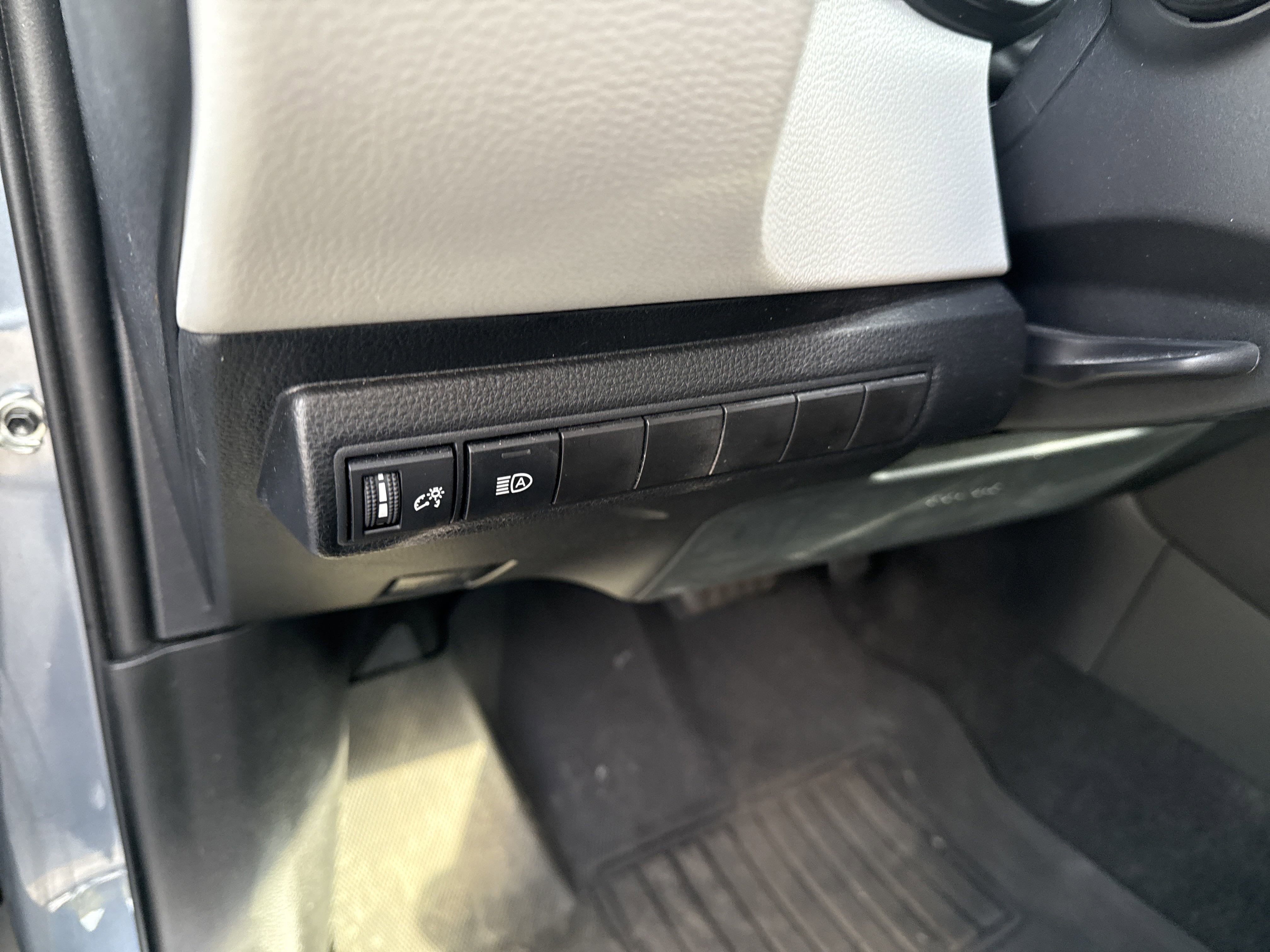 Used 2023 Toyota Corolla LE image 15