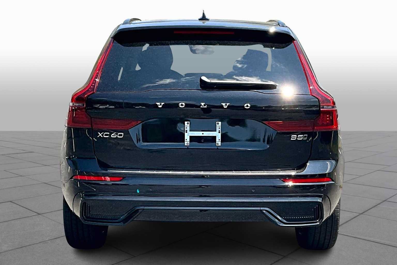 New 2026 Volvo XC60 B5 Ultra w/ Protection Package Premier AWD/4WD image 4