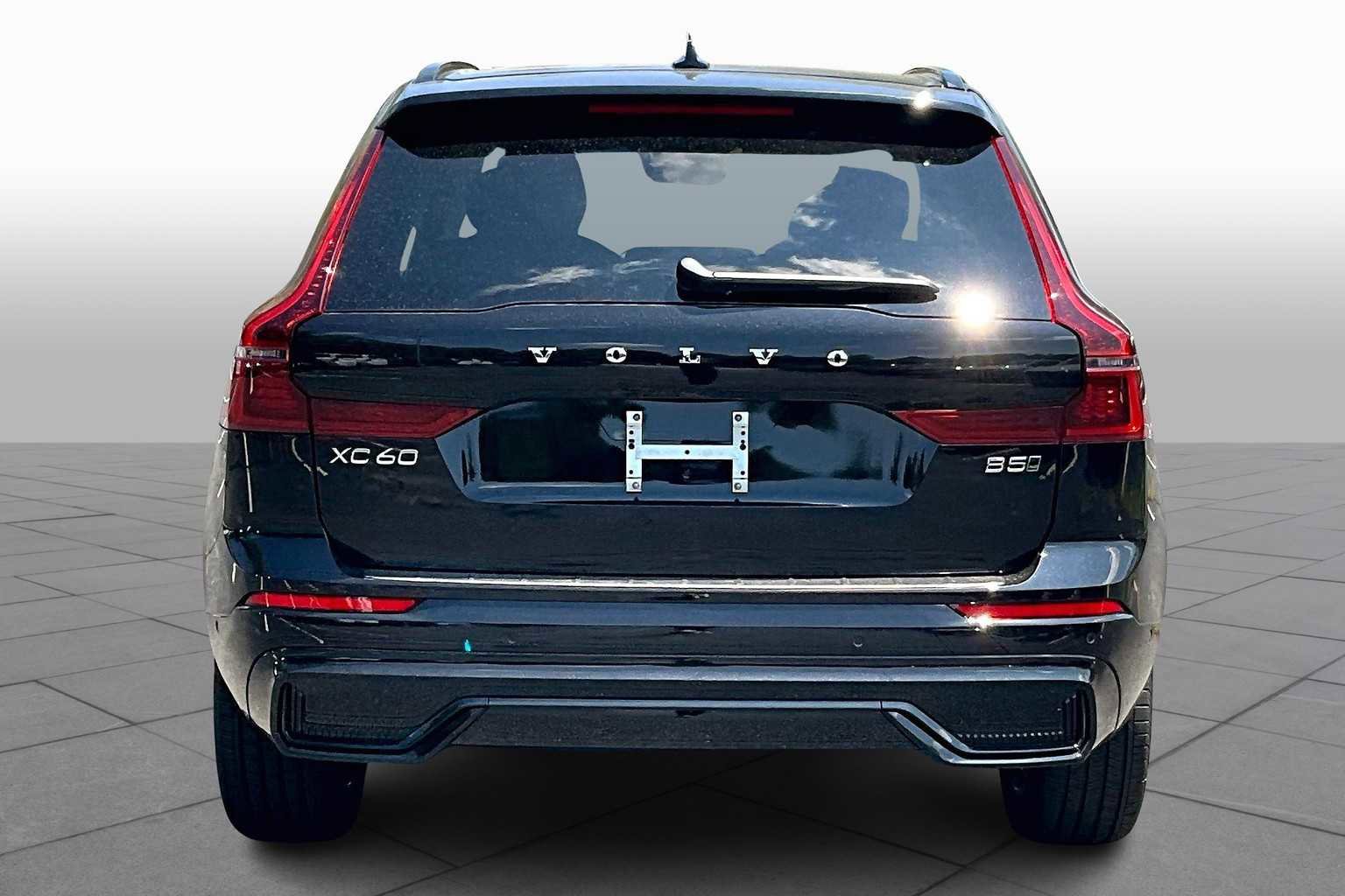 New 2026 Volvo XC60 B5 Ultra w/ Protection Package Premier AWD/4WD image 4