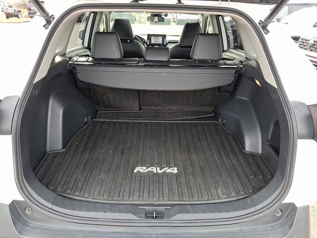 Used 2020 Toyota RAV4 XLE Premium image 25