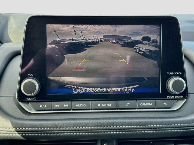 Used 2024 Nissan Rogue S FWD image 13