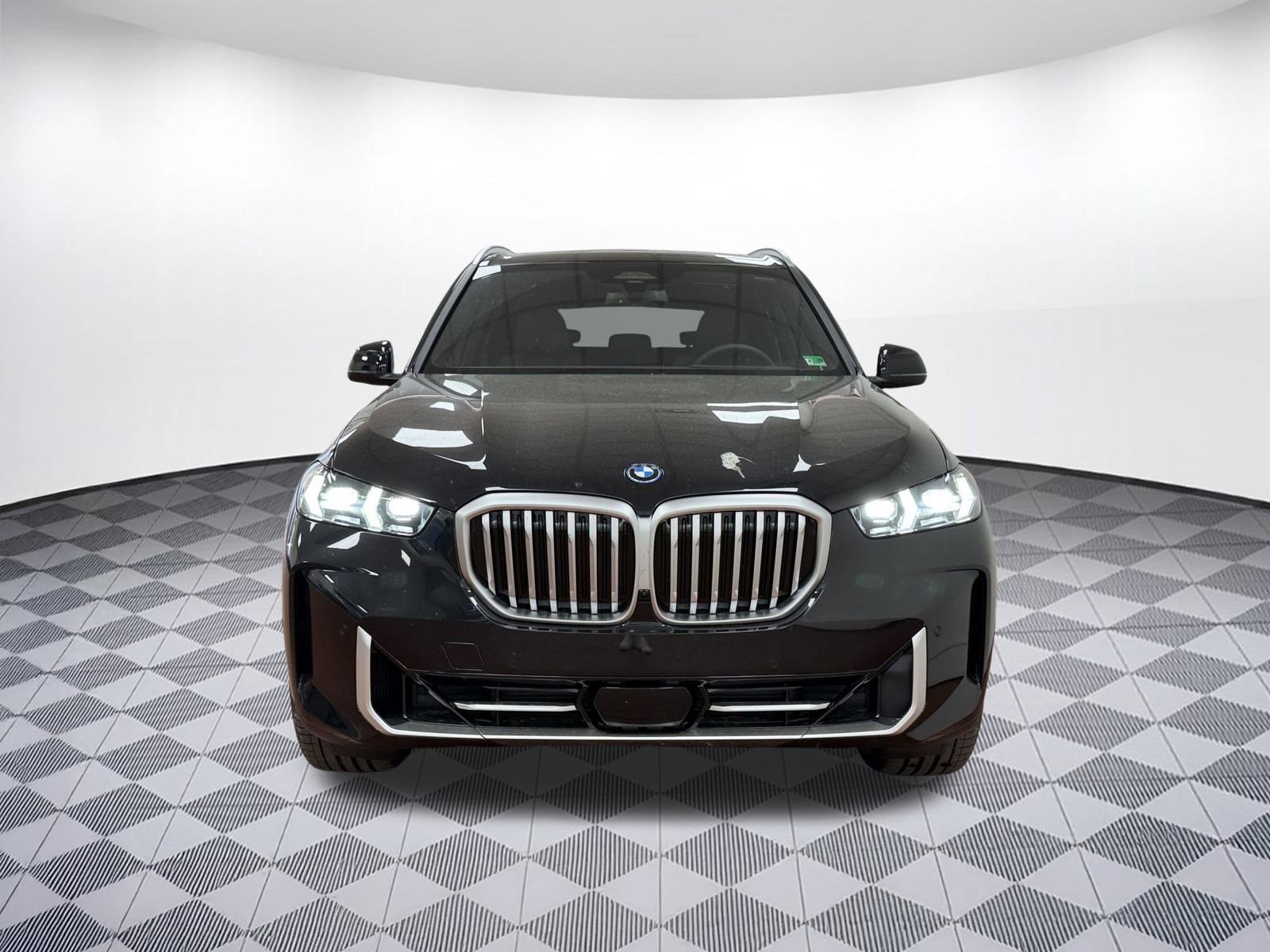 Used 2025 BMW X5 xDrive50e w/ Premium Package image 5
