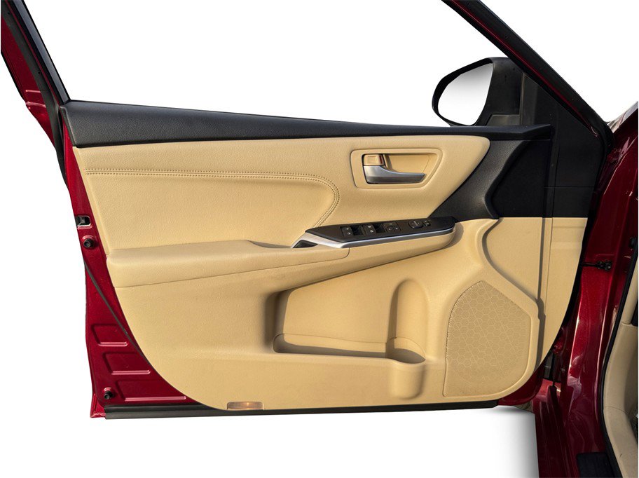 Used 2015 Toyota Camry XLE w/ Advanced Technology Package image 17