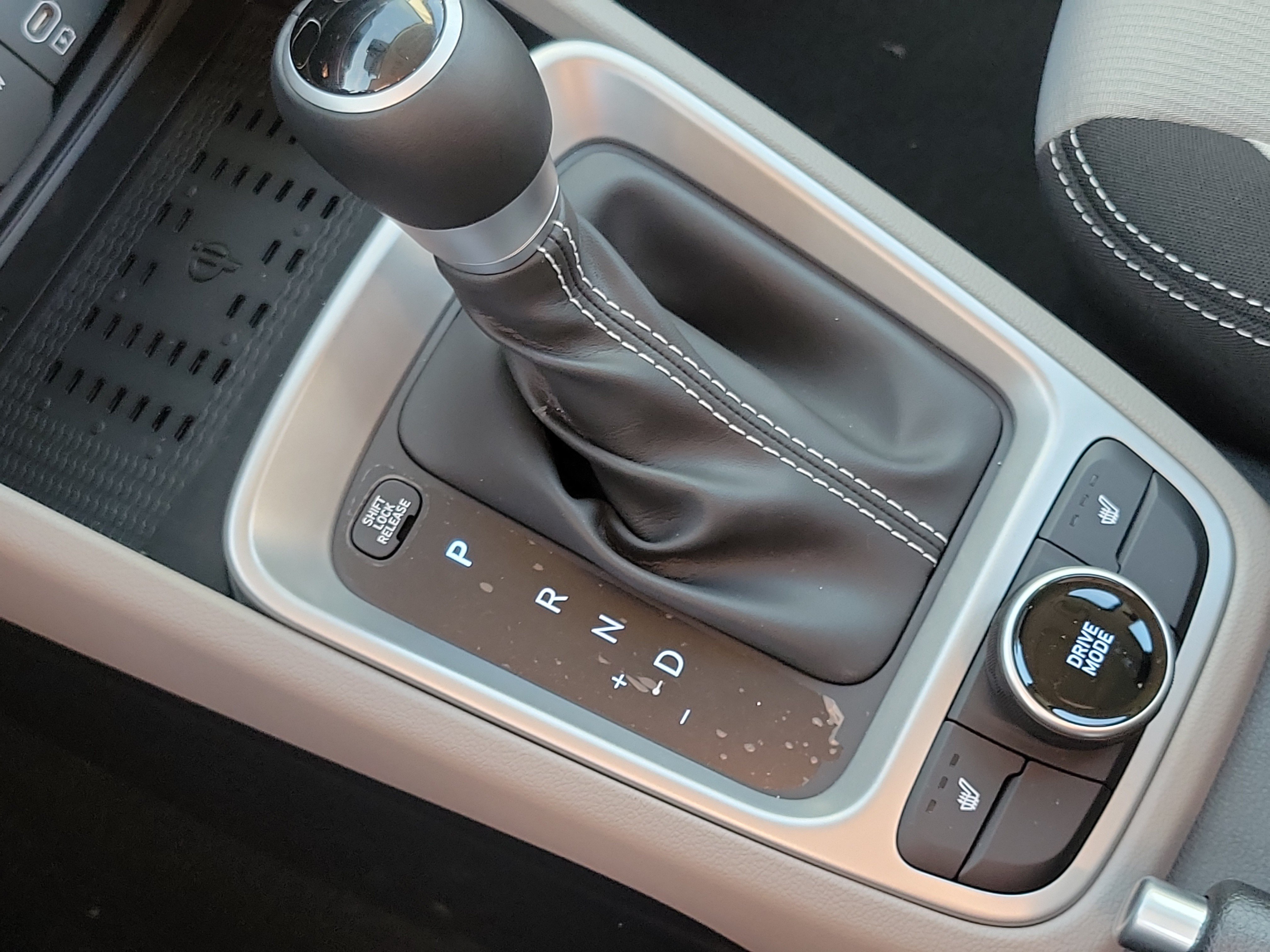 New 2026 Hyundai Venue SEL FWD image 8