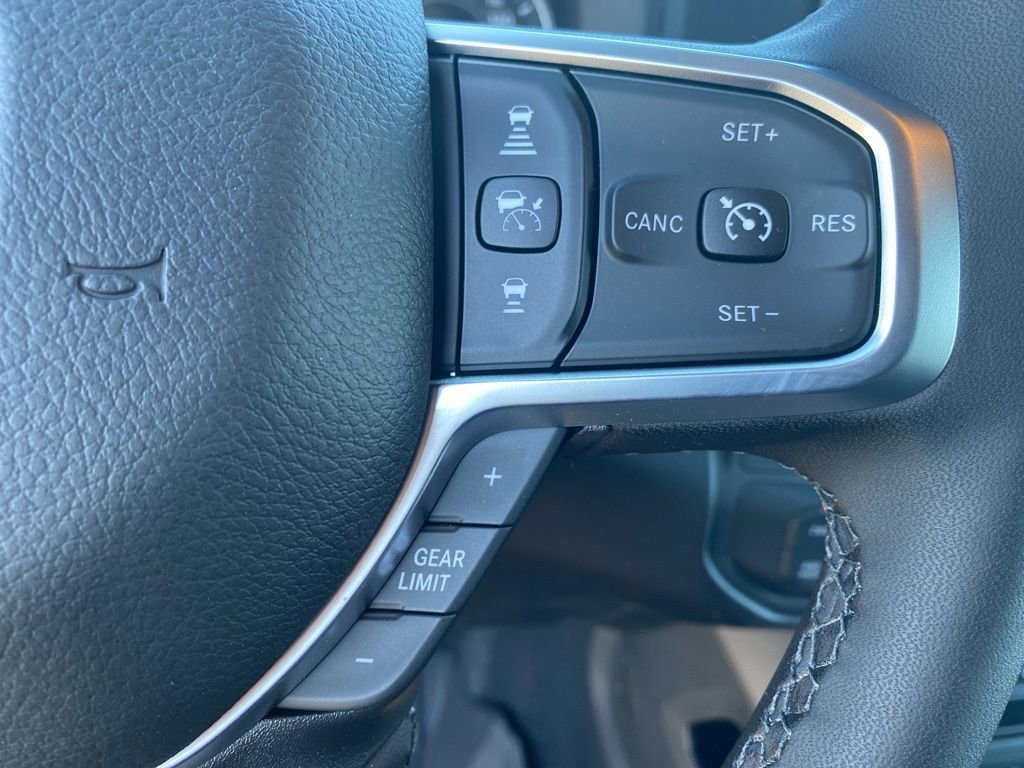 New 2026 RAM 2500 Big Horn AWD/4WD image 32
