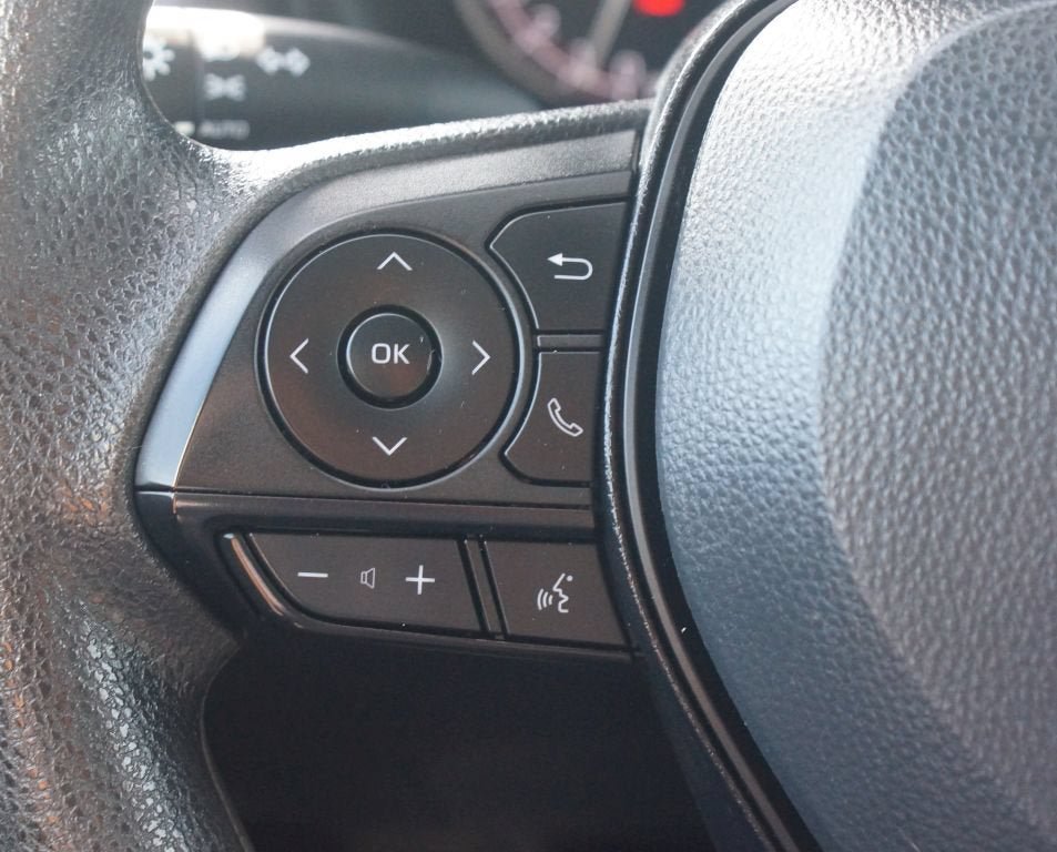 Used 2025 Toyota RAV4 XLE AWD/4WD image 9