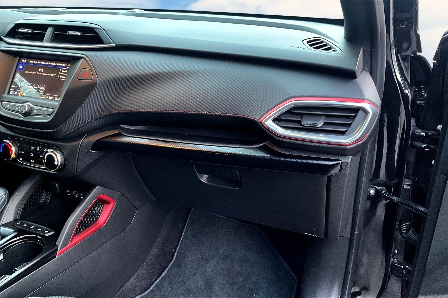 Used 2023 Chevrolet TrailBlazer RS image 18