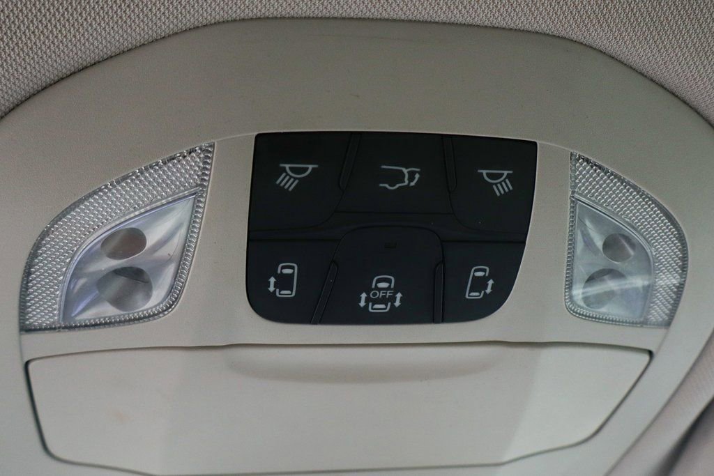 Used 2021 Chrysler Pacifica Touring-L image 28